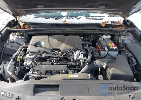 2020 Toyota Camry Le z USA, uszkodzony, nr VIN 4T1C11AK8LU369729